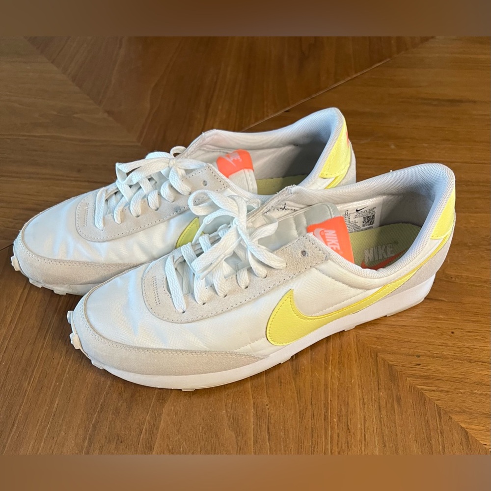 Nike DayBreak Pale Ivory Light Citron